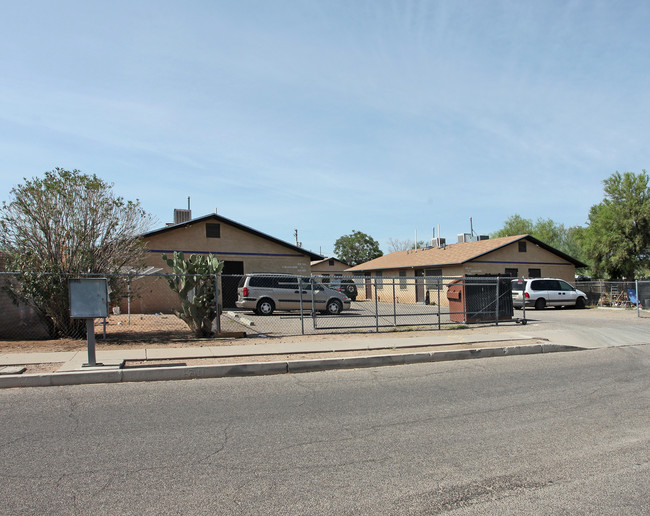 808-822 E Blacklidge Dr in Tucson, AZ - Foto de edificio - Building Photo
