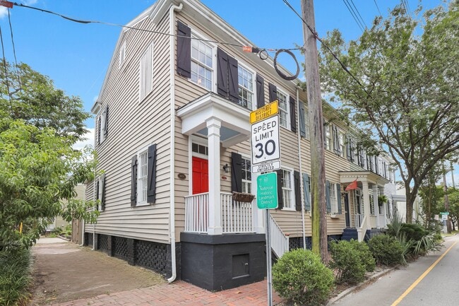 322 Price St in Savannah, GA - Building Photo - Building Photo