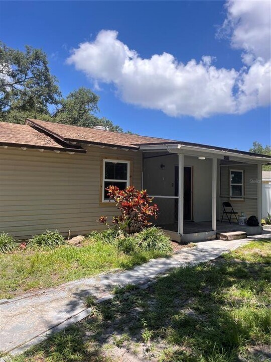 6703 S MacDill Ave in Tampa, FL - Building Photo