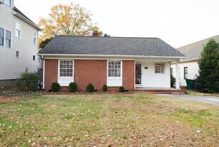 179 N Canterbury Rd in Charlotte, NC - Building Photo