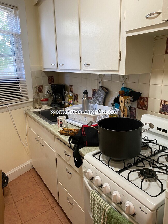 90 Winthrop Shore Dr-Unit -3A in Winthrop, MA - Building Photo - Building Photo