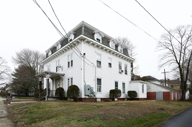 37 Lincoln Ave in Norwich, CT - Building Photo - Building Photo