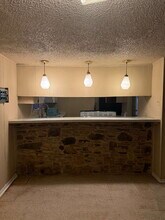 504 W Byrd Blvd in Universal City, TX - Building Photo - Building Photo