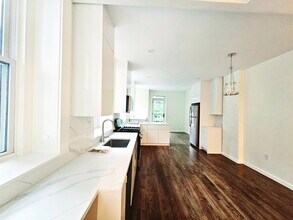 1726 Beacon St in Brookline, MA - Building Photo - Building Photo