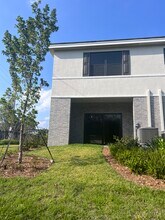 136 SE 5th Ct in Deerfield Beach, FL - Foto de edificio - Building Photo