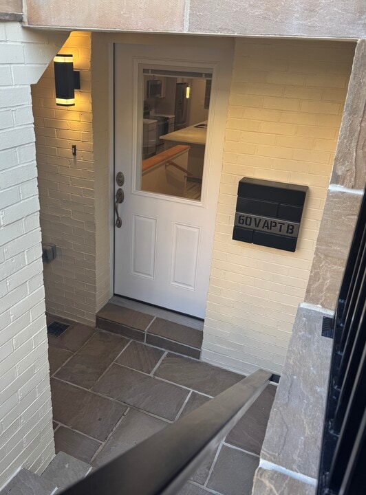 60 V St NW in Washington, DC - Foto de edificio