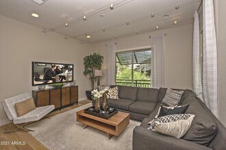 6565 E Thomas Rd in Scottsdale, AZ - Building Photo - Building Photo