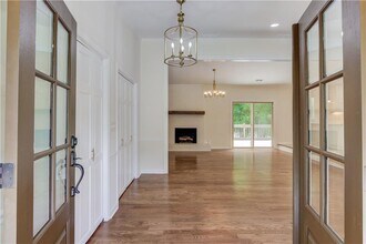 770 Crest Valley Dr NW in Atlanta, GA - Building Photo - Building Photo