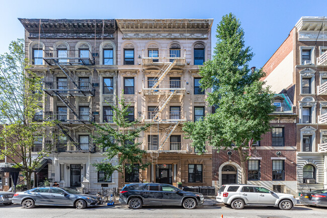 126 E 83rd St in New York, NY - Building Photo - Primary Photo