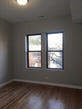 3217 W Cullom Ave, Unit 2 in Chicago, IL - Foto de edificio - Building Photo