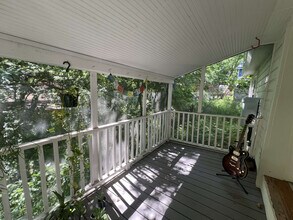 1148 Lott Ave in Austin, TX - Foto de edificio - Building Photo