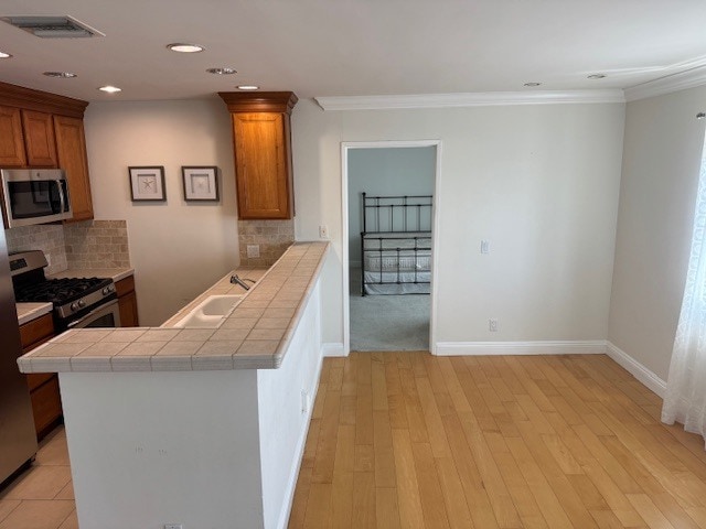 1510 S Barrington Ave, Unit 203 in Los Angeles, CA - Building Photo - Building Photo