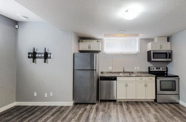 property at 2113 Auxier Ct SW