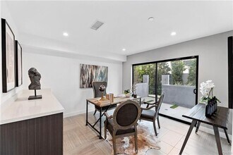 11858 Flower Ln in Los Angeles, CA - Foto de edificio - Building Photo