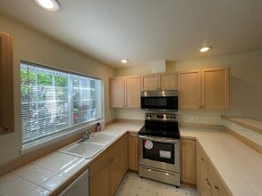 25235 SE Klahanie Blvd in Issaquah, WA - Building Photo - Building Photo