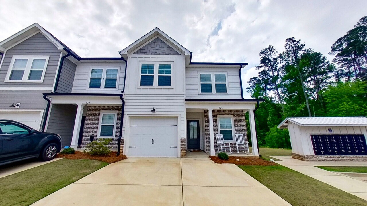 121 Canton Park Ave in Evans, GA - Building Photo