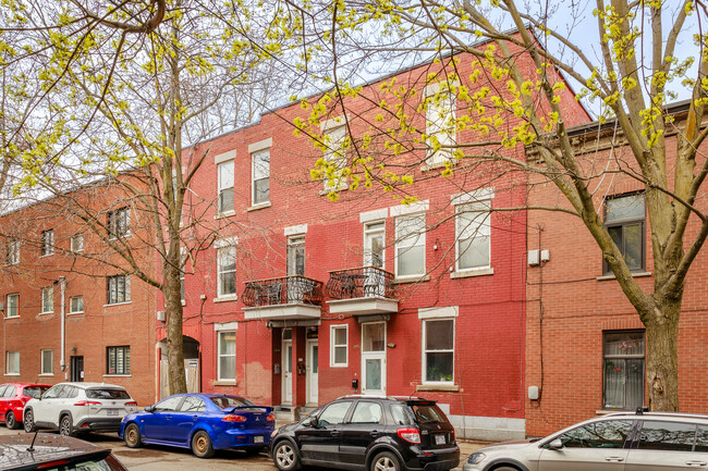 2733 Saint-Charles St in Montréal, QC - Building Photo - Building Photo