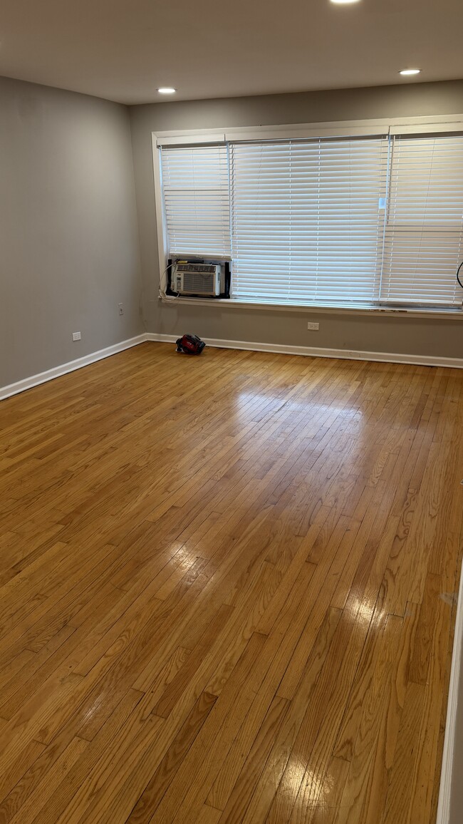 456 Oglesby Ave, Unit 2 in Calumet City, IL - Building Photo - Building Photo