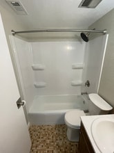 1107 W James Blvd in St James, MO - Foto de edificio - Building Photo