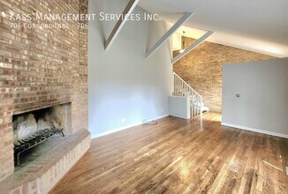 706 Concord Ln in Barrington, IL - Building Photo - Building Photo