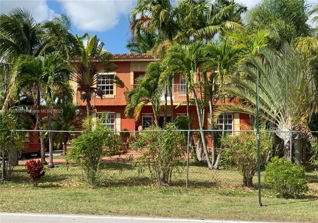 17301 SW 296th St in Homestead, FL - Building Photo
