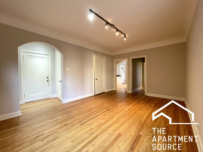 property at 2321 N Rockwell St