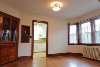 163 Woodhull Ave in Riverhead, NY - Building Photo - Building Photo