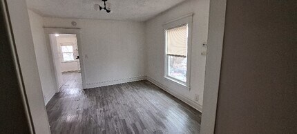 29 Sutton St SW, Unit 2 in Grand Rapids, MI - Building Photo - Building Photo