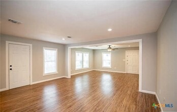 2003 Woodlawn St in Victoria, TX - Building Photo - Building Photo