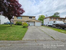 9324 James St in Chilliwack, BC - Building Photo