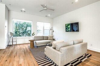 5022 Belmont Ave in Dallas, TX - Building Photo - Building Photo
