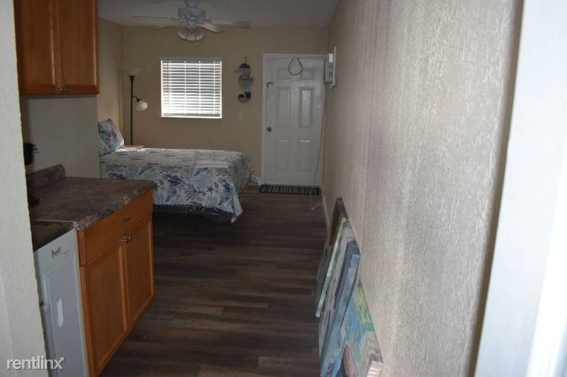 2135 NE Dixie Hwy in Jensen Beach, FL - Building Photo