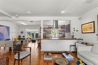 70 NE 97th St in Miami Shores, FL - Building Photo - Building Photo