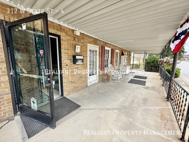 312 W State St in Georgetown, OH - Foto de edificio - Building Photo