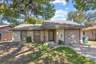 2016 Nevada St in San Marcos, TX - Building Photo - Building Photo