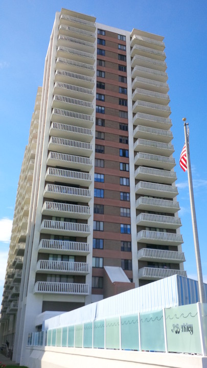 The Berkley in Atlantic City, NJ - Building Photo