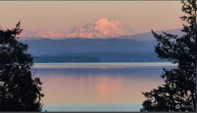 1353 Rainbow Ln in Camano, WA - Building Photo - Building Photo