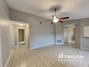 10827 Claymont Dr in New Port Richey, FL - Building Photo - Building Photo