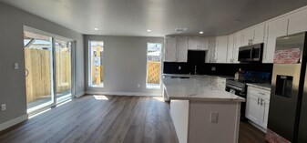 2407 Redondo Blvd in Los Angeles, CA - Building Photo