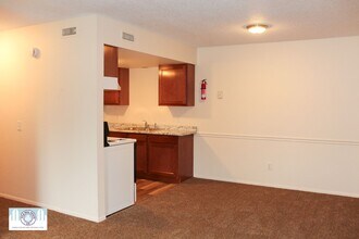 5319 Breezeway Dr in Toledo, OH - Building Photo - Building Photo