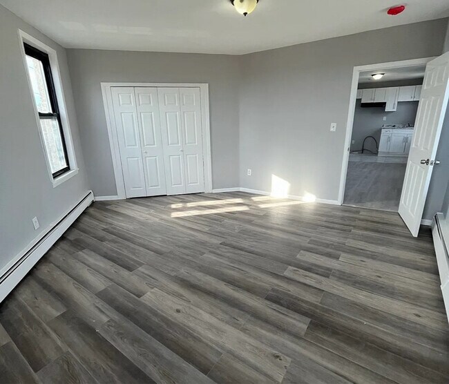 352 New Brunswick Ave in Perth Amboy, NJ - Building Photo - Building Photo