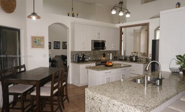 12965 SW 197th St in Miami, FL - Building Photo - Building Photo