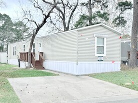 117 Betty St in Conroe, TX - Building Photo