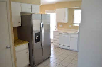 1653 N Circle Dr in Tempe, AZ - Building Photo - Building Photo