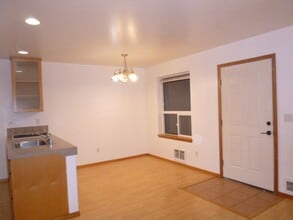 1030 Mt Olympus Ave SE in Ocean Shores, WA - Building Photo - Building Photo