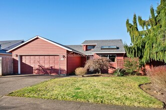 639 S Lupine St in Canby, OR - Building Photo - Building Photo