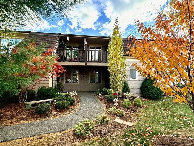 50 Little Oak Ln in Rocky Hill, CT - Building Photo - Building Photo