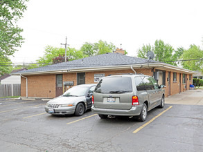 196 E Lorraine Ave in Addison, IL - Building Photo - Building Photo