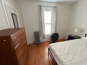 583 Washington Ave in Portland, ME - Foto de edificio - Building Photo