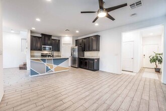 10750 Yarmouth Bay Ct in Las Vegas, NV - Building Photo - Building Photo